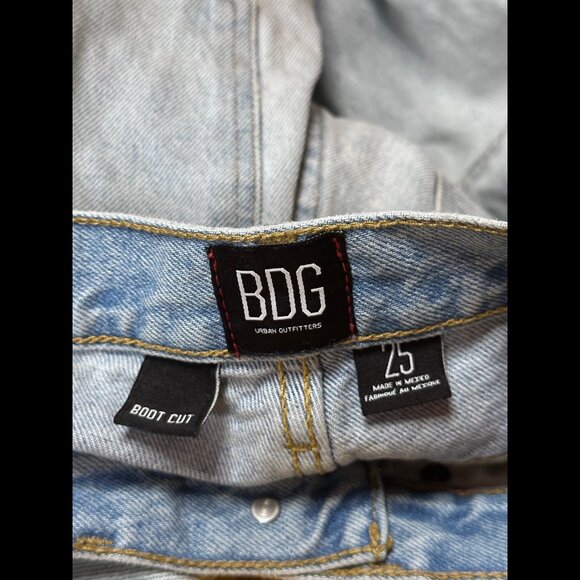 BDG Urban Outfitters Jeans 25 Womens Blue Light Wash Bootcut Fray Destroyed Knee - Picture 8 of 10